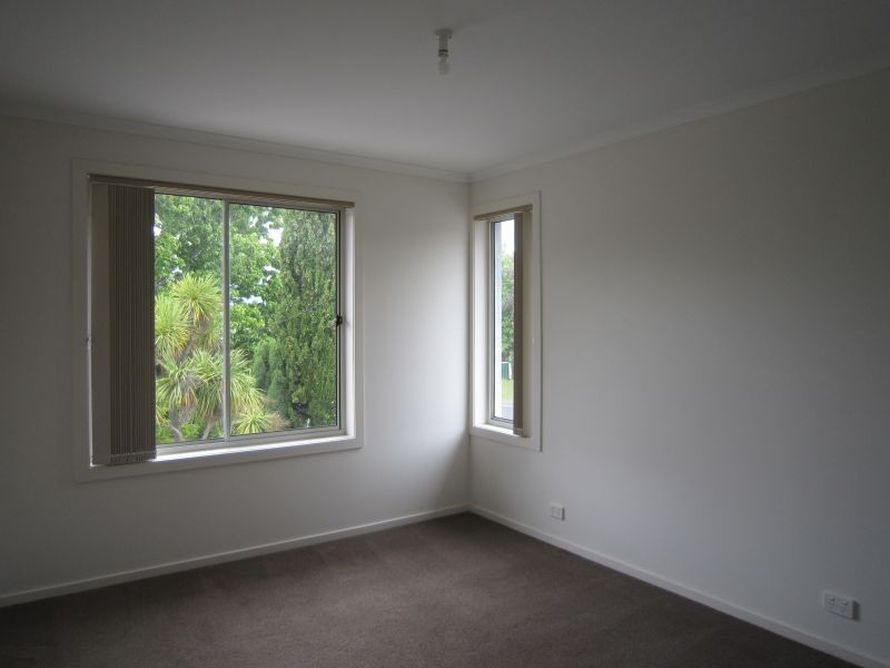 1/13 Beach Road, Lindisfarne TAS 7015
