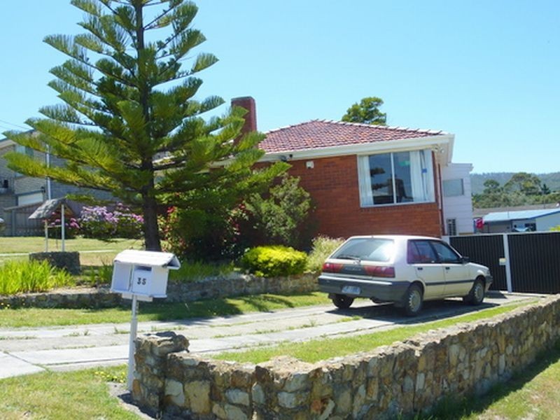 35 Checquers Street, Rokeby TAS 7019