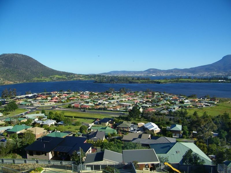 2/3B Peta Court, Old Beach TAS 7017