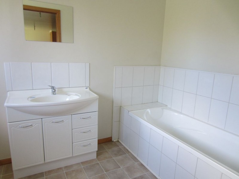 2 Manor Gardens, Kingston TAS 7050