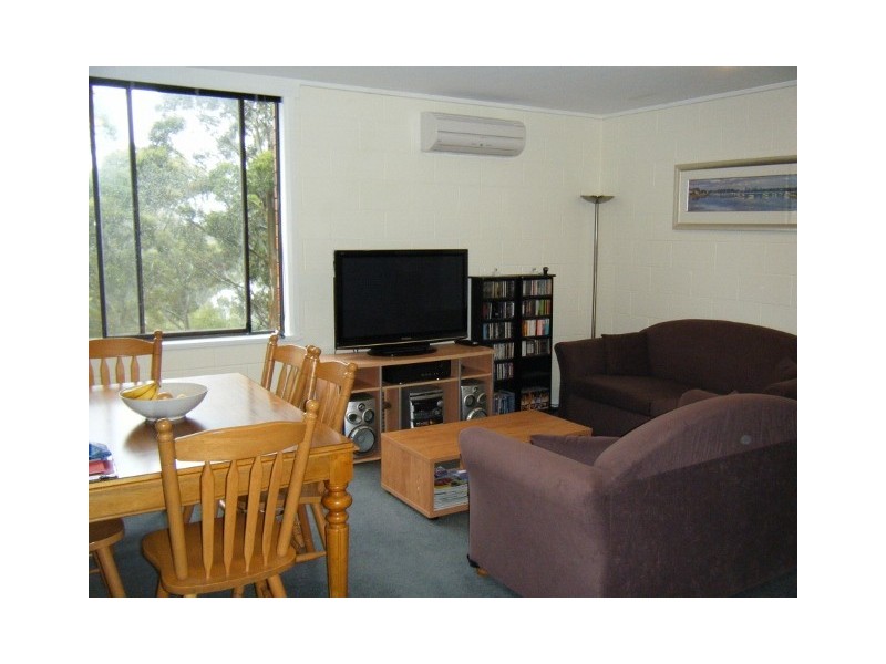 8/67 OLINDA GR, Mount Nelson TAS 7007