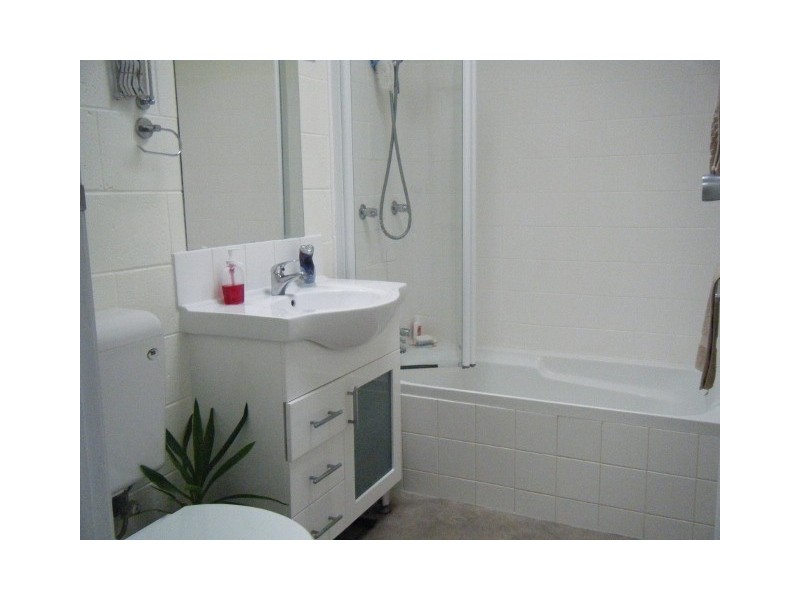 8/67 OLINDA GR, Mount Nelson TAS 7007