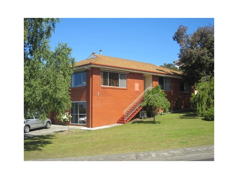 4 Suncoast Drive, Blackmans Bay TAS 7052