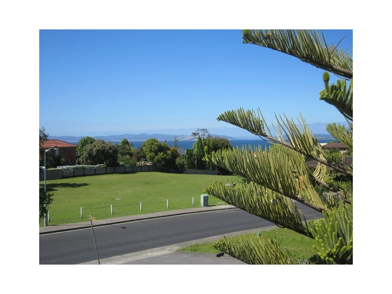 4 Suncoast Drive, Blackmans Bay TAS 7052