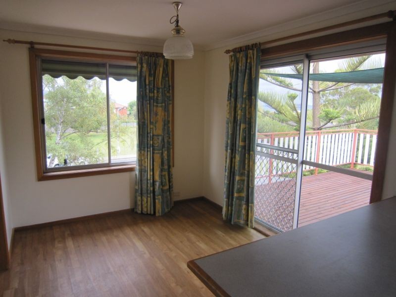 4 Suncoast Drive, Blackmans Bay TAS 7052