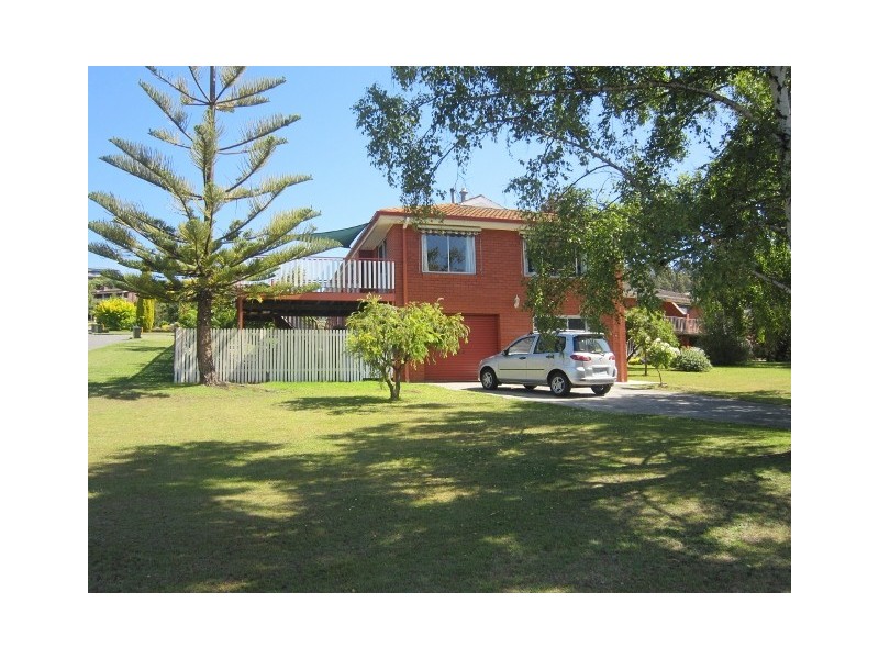 4 Suncoast Drive, Blackmans Bay TAS 7052
