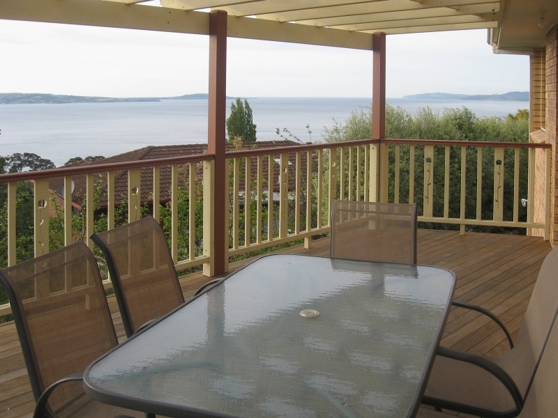 6 Denmark Close, Taroona TAS 7053