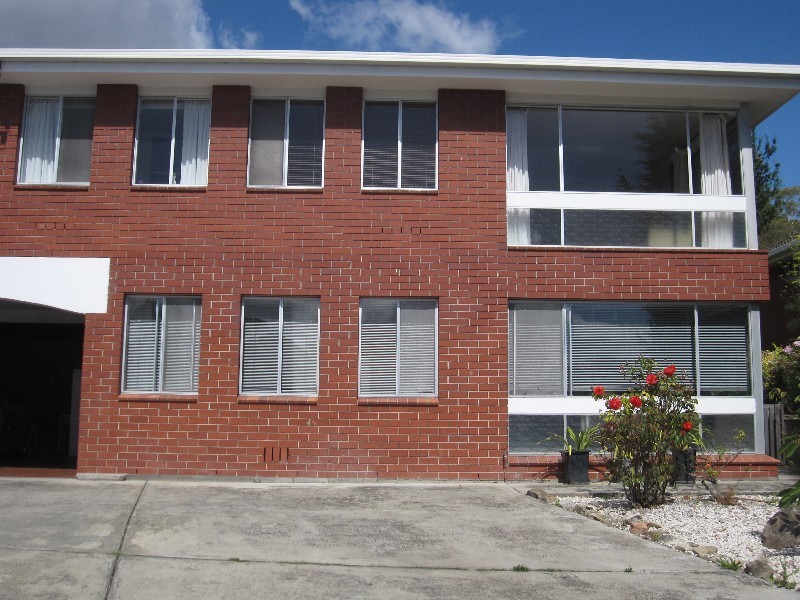 1/188 CHURCHILL AVENUE, Sandy Bay TAS 7005