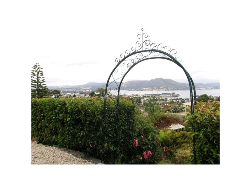 2 Hardman Court, Rosetta TAS 7010