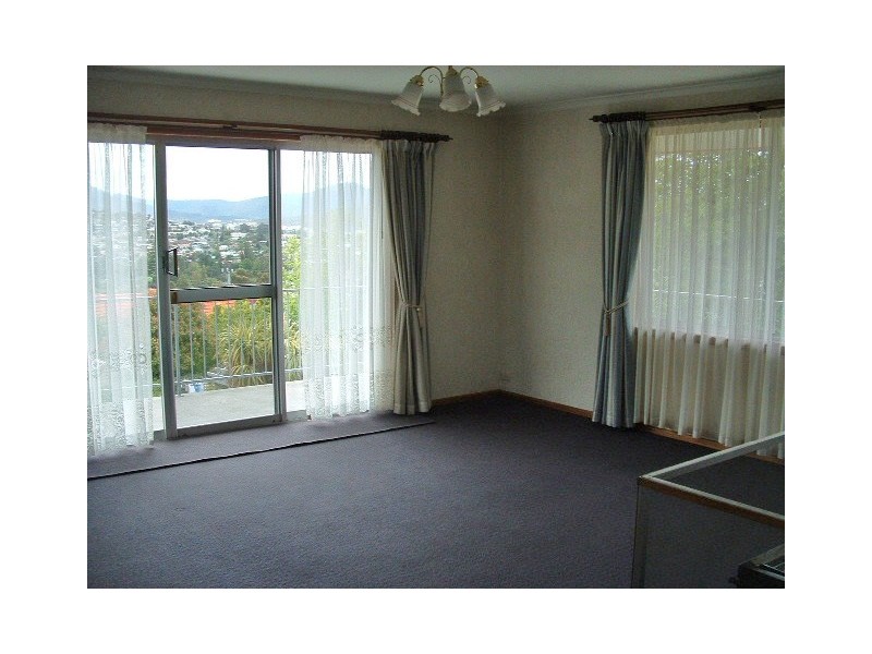 2/28 Bay Road, New Town TAS 7008