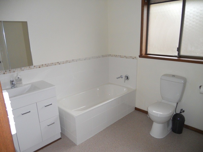 2/9 Allambee Crescent, Glebe TAS 7000