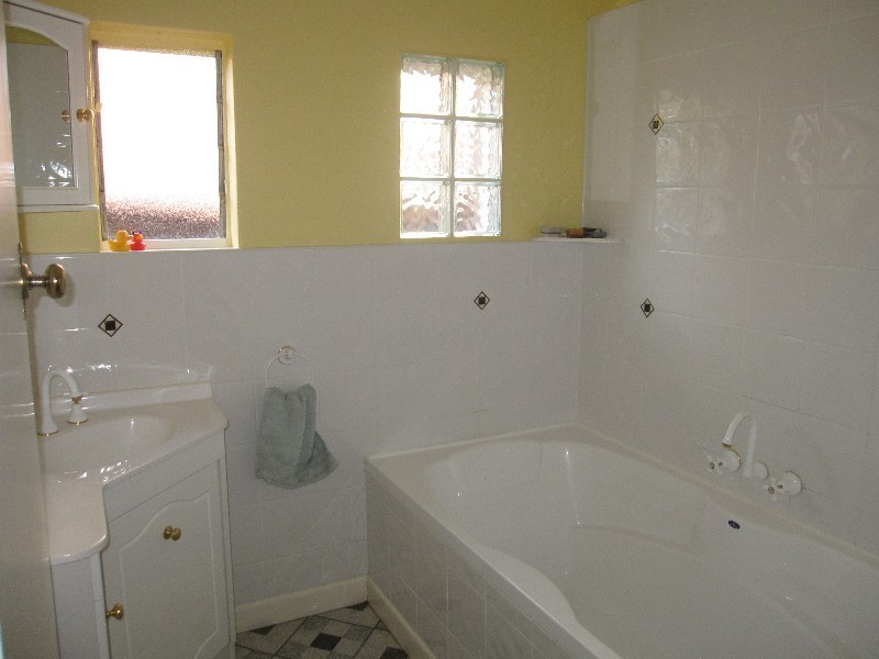 20 EDGE AVENUE, Lenah Valley TAS 7008