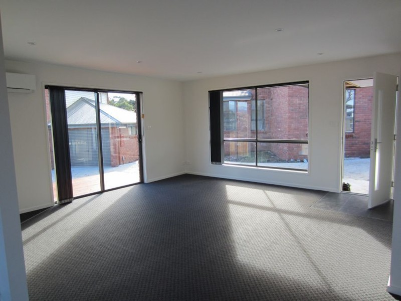4/26-28 Mariah Crescent, Oakdowns TAS 7019
