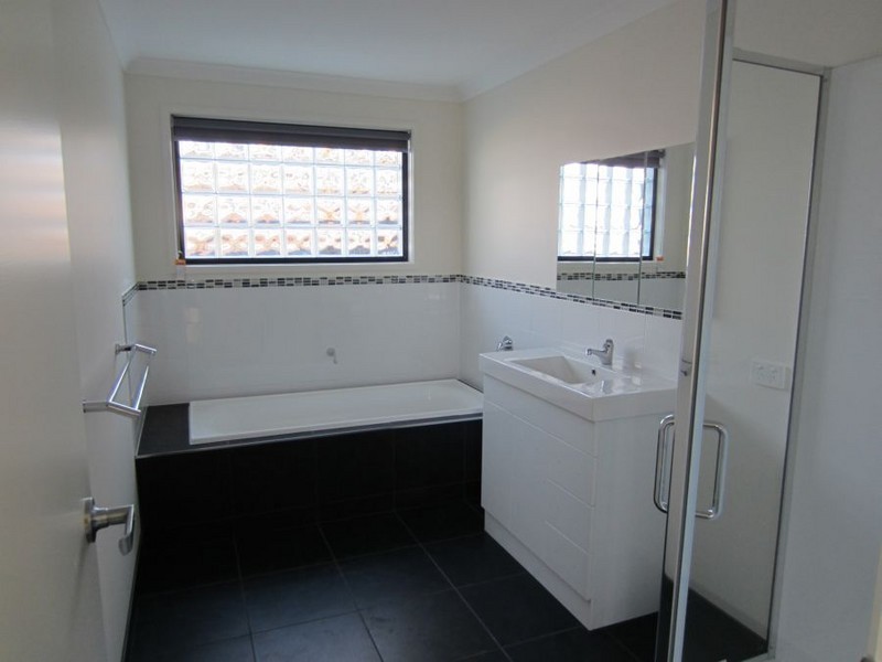 2/68 Hance Road, Howrah TAS 7018