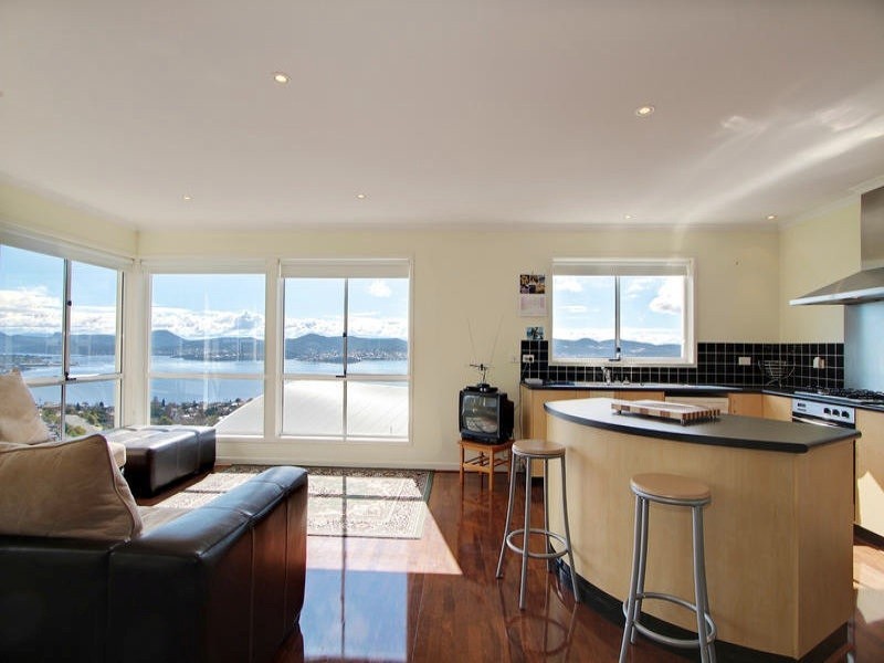 20 Date Court, Sandy Bay TAS 7005
