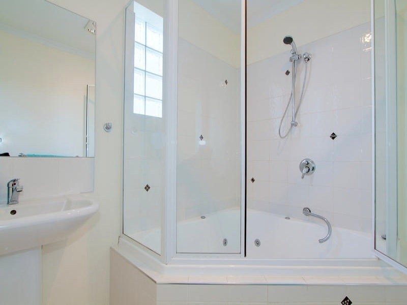 20 Date Court, Sandy Bay TAS 7005