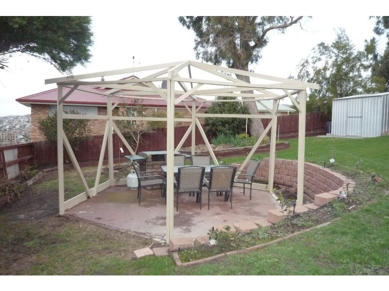 17 Elliott Road, Glenorchy TAS 7010