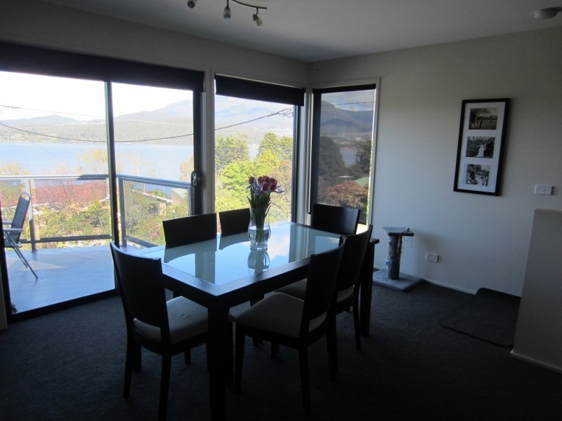 1/176 Derwent Avenue, Lindisfarne TAS 7015