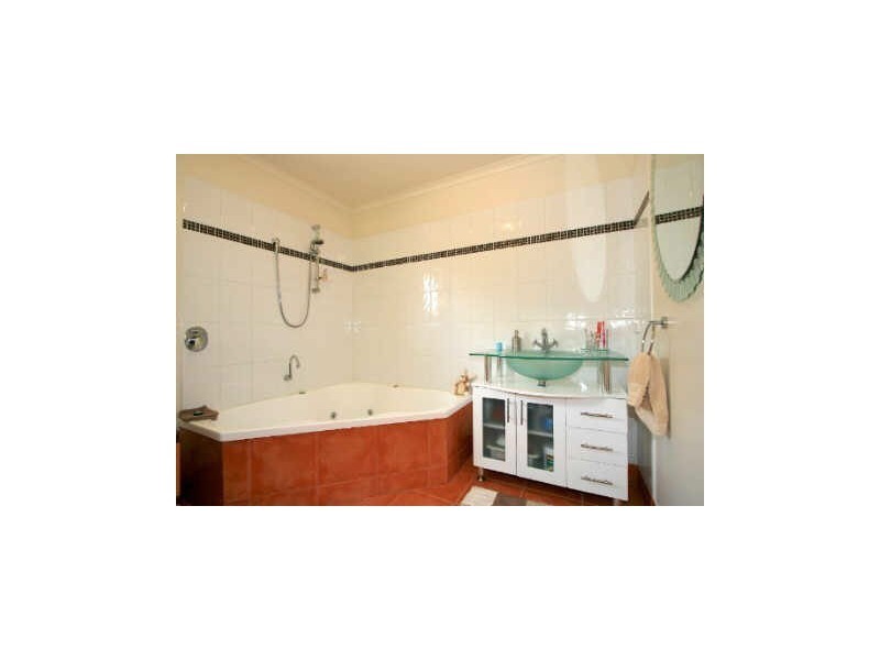 1/176 Derwent Avenue, Lindisfarne TAS 7015
