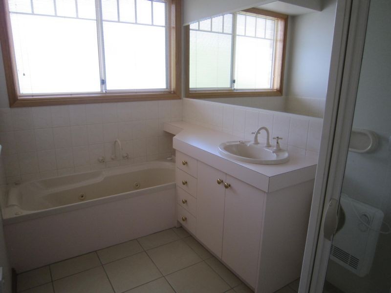 2/20 Minno Street, Howrah TAS 7018