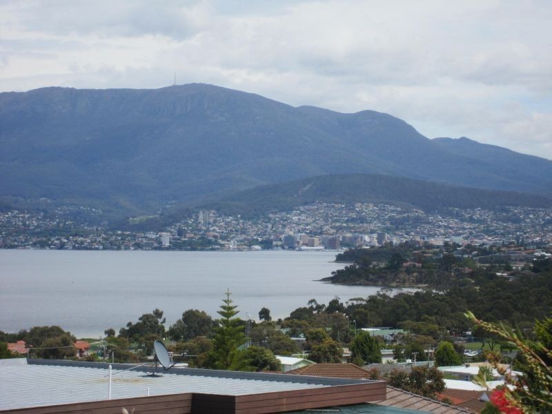2/20 Minno Street, Howrah TAS 7018