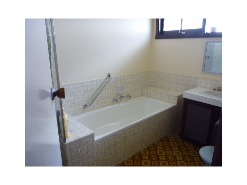 3 LUCINDA PDE, Lutana TAS 7009