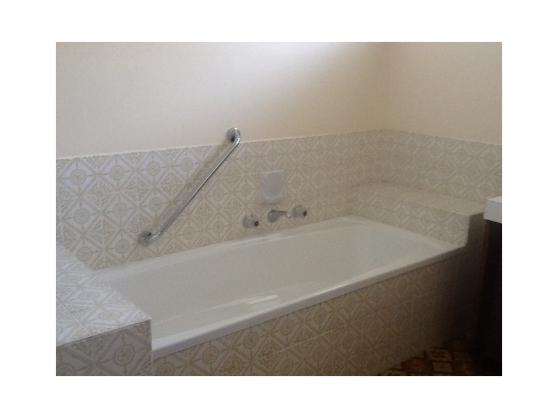 3 LUCINDA PDE, Lutana TAS 7009