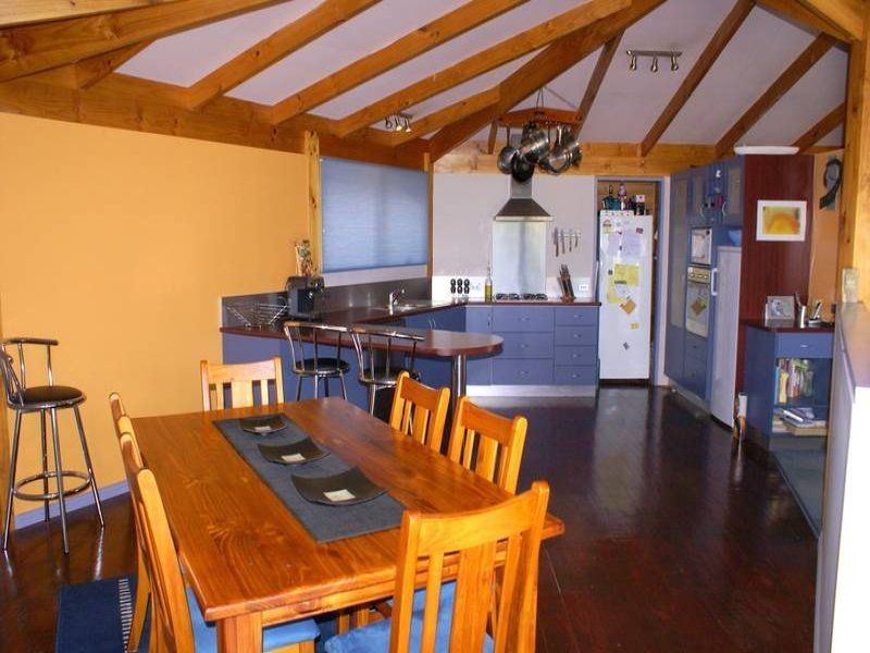 16  Clives Avenue, Old Beach TAS 7017