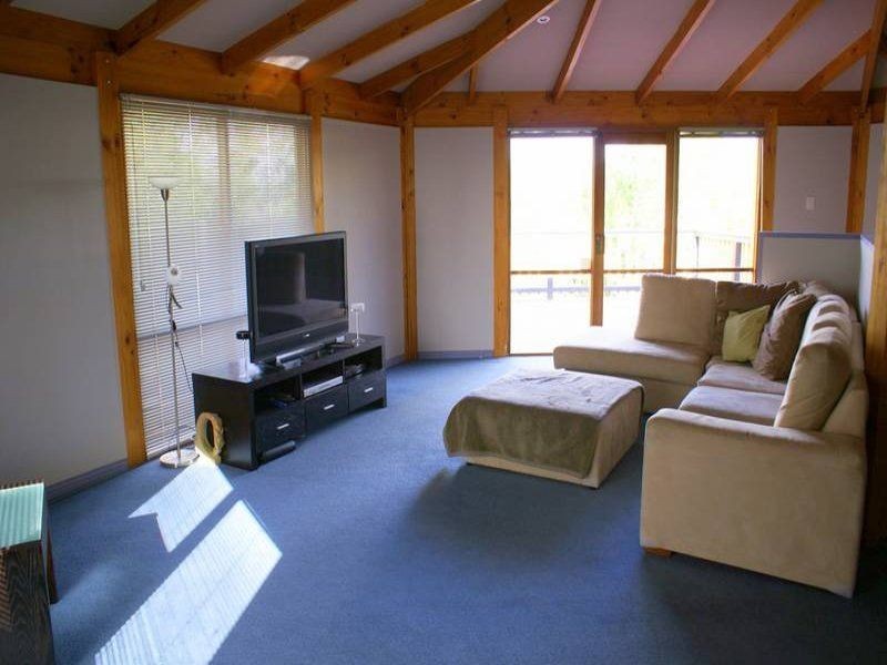 16  Clives Avenue, Old Beach TAS 7017