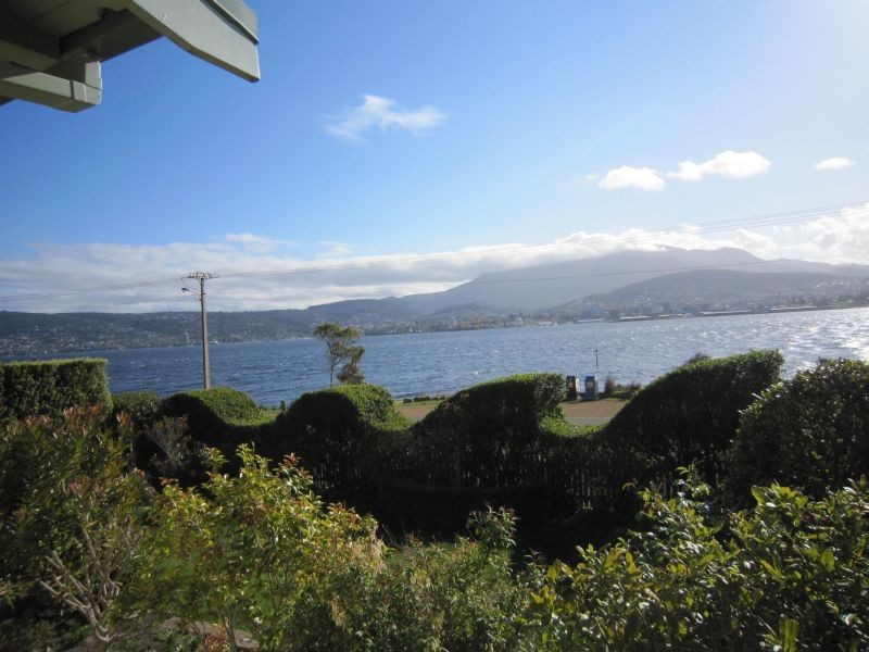17 Victoria Esplanade, Bellerive TAS 7018