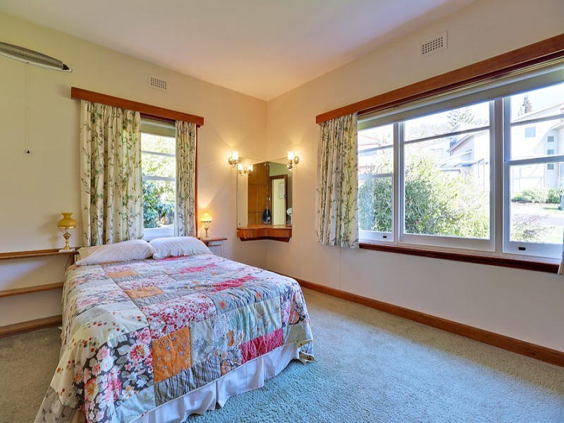 28  Willowdene Avenue, Sandy Bay TAS 7005