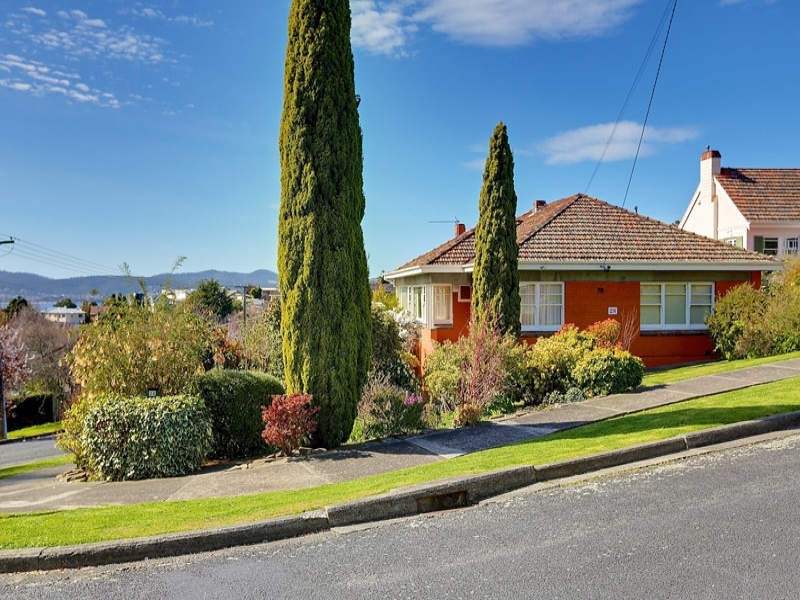 28  Willowdene Avenue, Sandy Bay TAS 7005