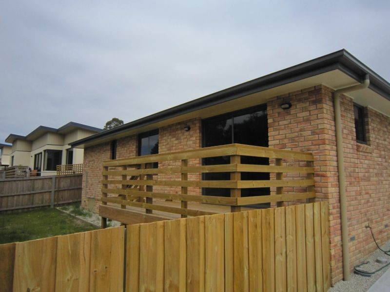 2/12 Lomandra Drive, Blackmans Bay TAS 7052