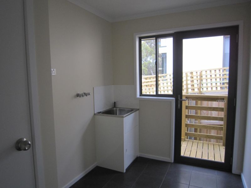 2/12 Lomandra Drive, Blackmans Bay TAS 7052