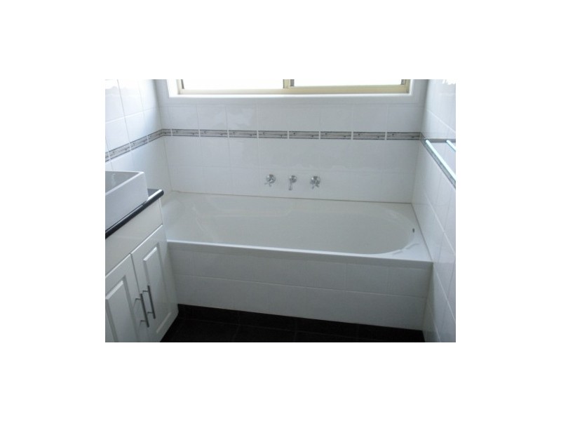 2/12 Madison Avenue, Brighton TAS 7030