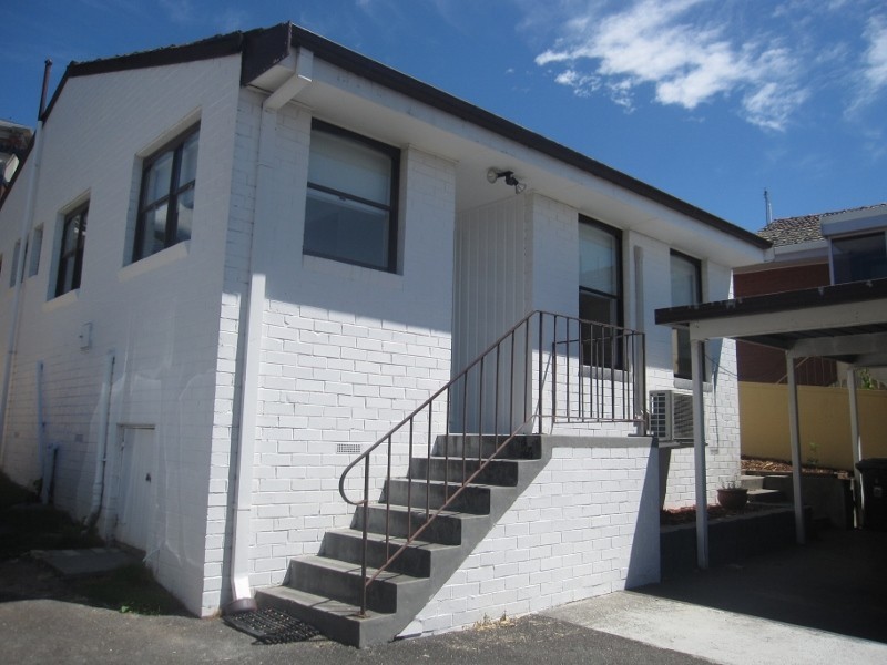 2/1 CHESSINGTON COURT, Sandy Bay TAS 7005