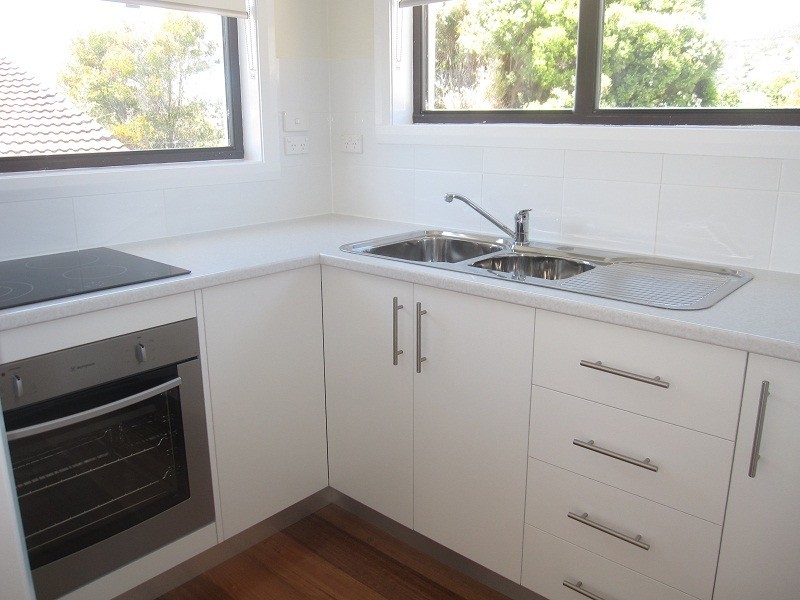 2/1 CHESSINGTON COURT, Sandy Bay TAS 7005