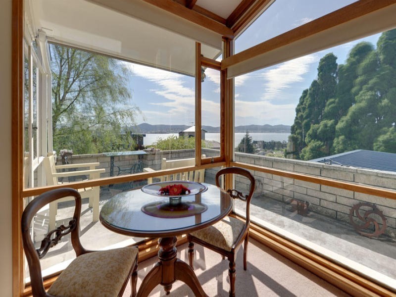 21 Dresden Street, Sandy Bay TAS 7005