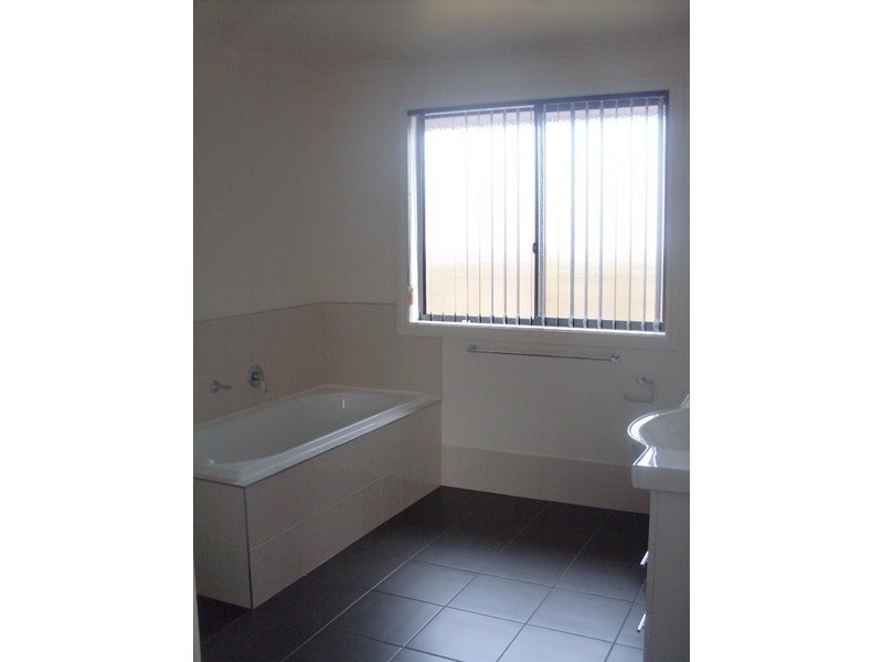 2/76 Pennington Drive, Sorell TAS 7172