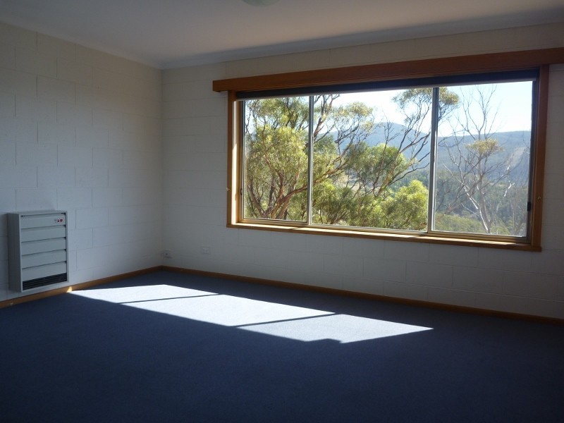3/5 CASTLEREAGH CRT, Lenah Valley TAS 7008