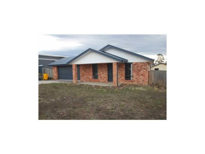 15 Gateway Drive, New Norfolk TAS 7140