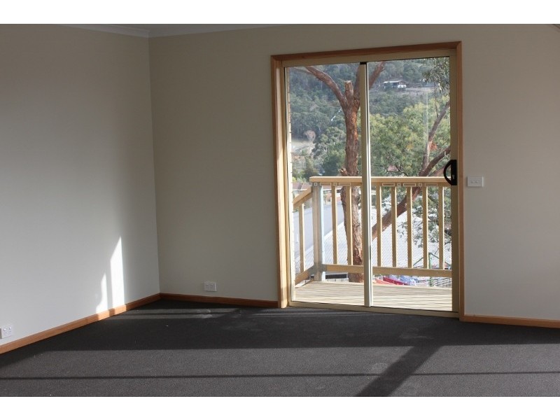 1/25 Spring Street, Claremont TAS 7011