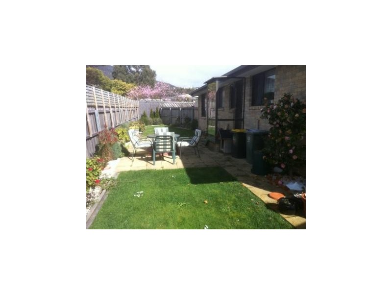 2/4 Cabernet Drive, Berriedale TAS 7011