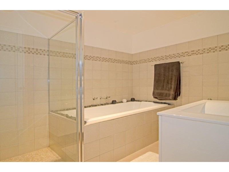 1/698 Oceana Dr, Tranmere TAS 7018
