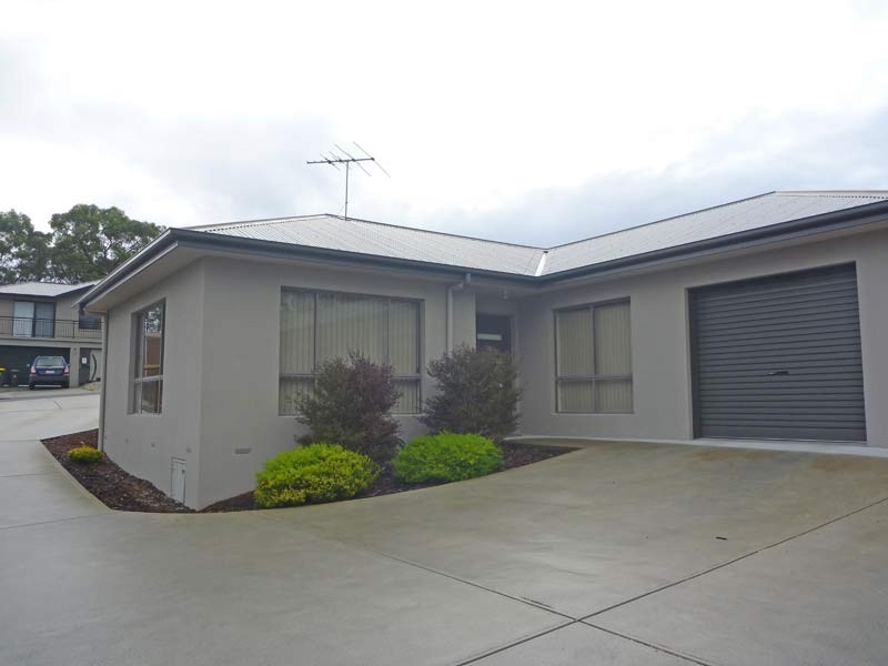 1/8 Celery Top Dr, Kingston TAS 7050