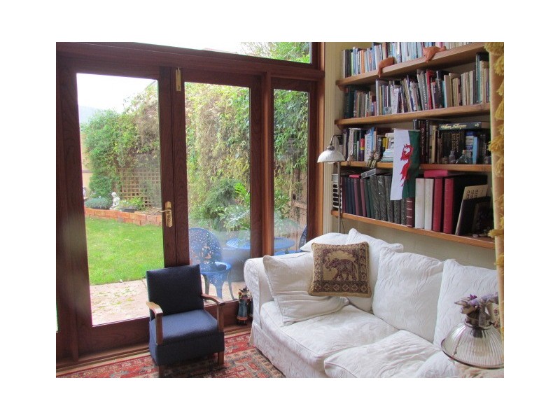 6 Nixon Street, Sandy Bay TAS 7005