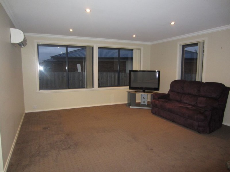 2/21 Alice Place, Brighton TAS 7030