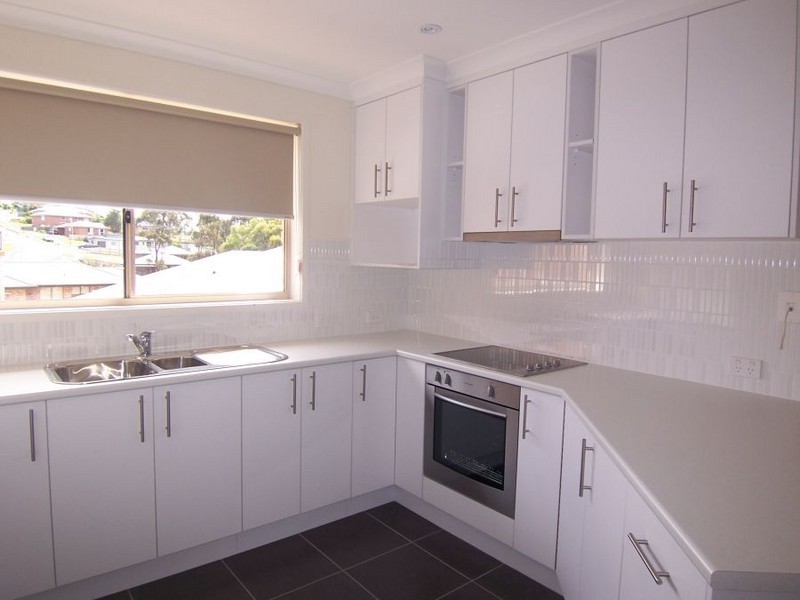 2/42-44 Branscombe Road, Claremont TAS 7011