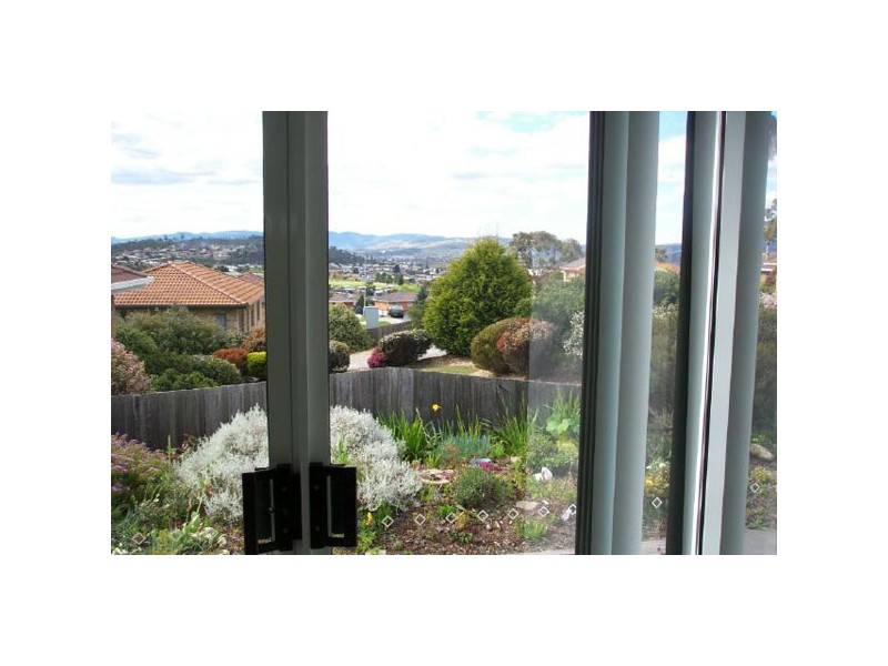 1/136 Box Hill Road, Claremont TAS 7011