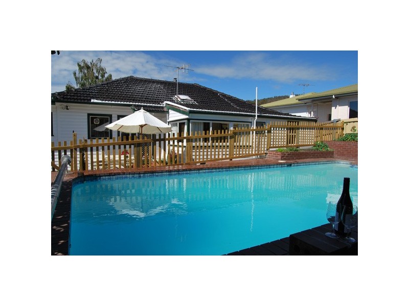 17 Alexander Street, Sandy Bay TAS 7005